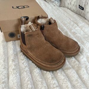 UGG Toddler Size 9 T NEUMEL CHELSEA